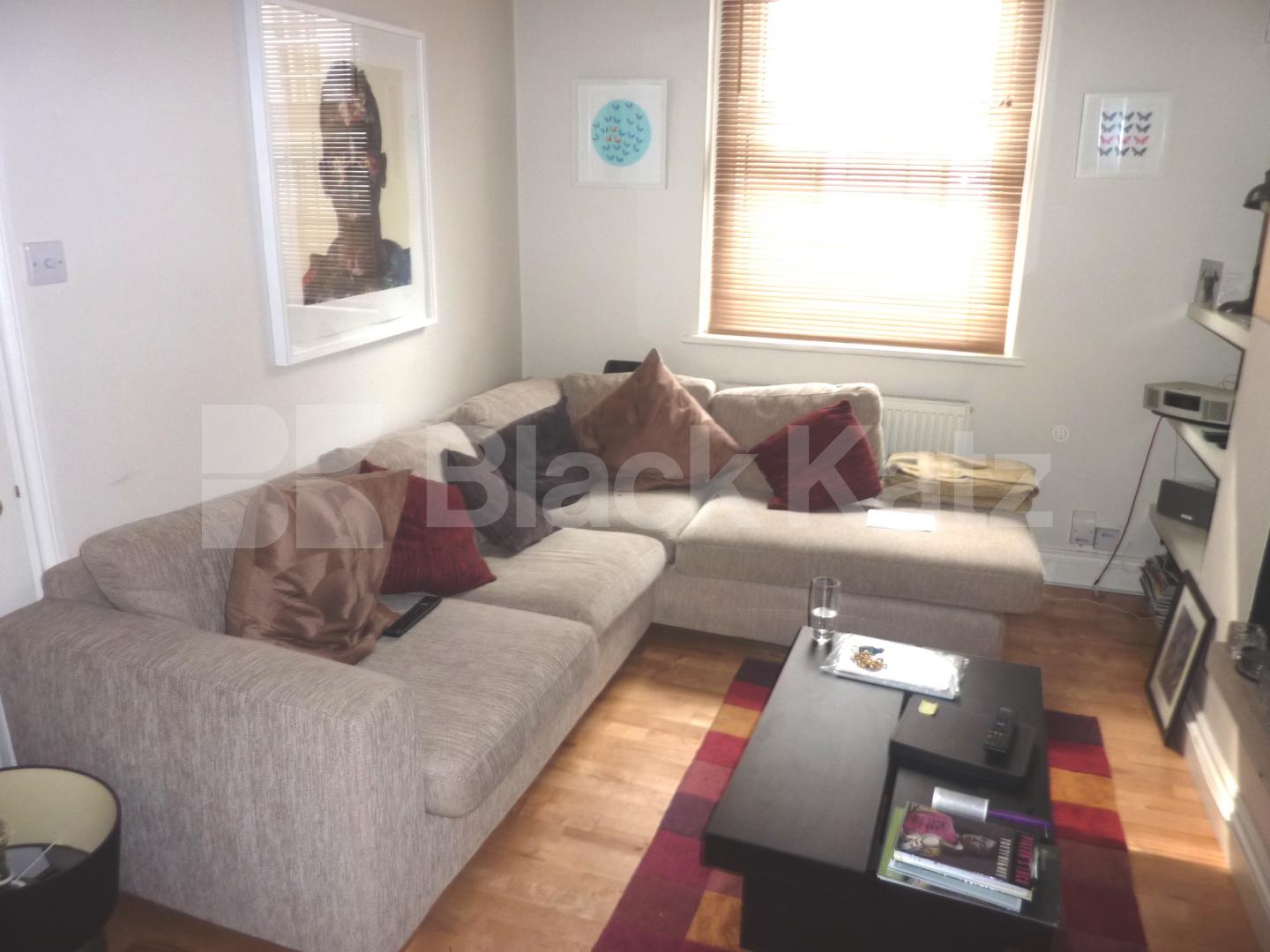 			NEW INSTRUCTION!, 4 Bedroom, 1 bath, 1 reception House			 New End Square, HAMPSTEAD